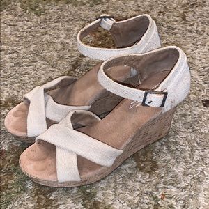 Toms wedges